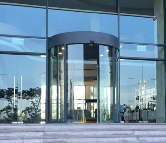 Công ty Vũ Hoàng – Đơn vị phân phối và lắp đặt cửa tự động uy tín tại Việt Nam